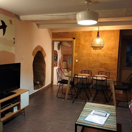 Maison De Village Familiale Pont Du Gard, Toit Terrasse, Barbecue, Fibre Vers-Pont-du-Gard Eksteriør bilde