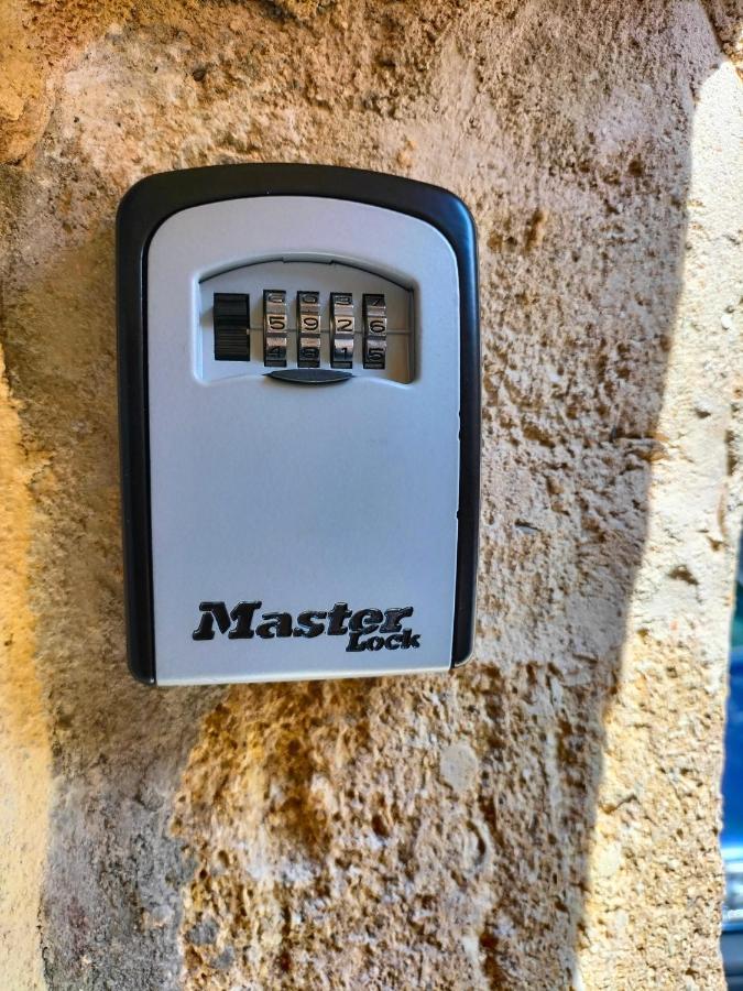 Maison De Village Familiale Pont Du Gard, Toit Terrasse, Barbecue, Fibre Vers-Pont-du-Gard Eksteriør bilde