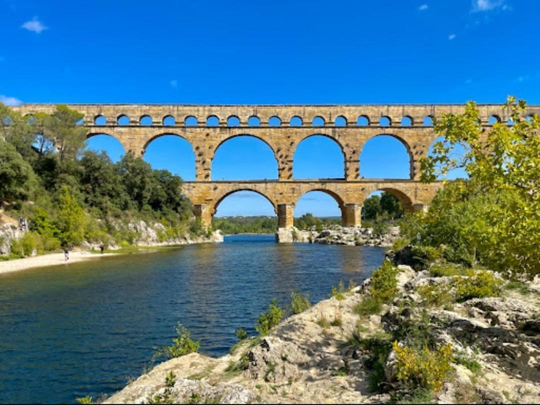 Maison De Village Familiale Pont Du Gard, Toit Terrasse, Barbecue, Fibre Vers-Pont-du-Gard Eksteriør bilde